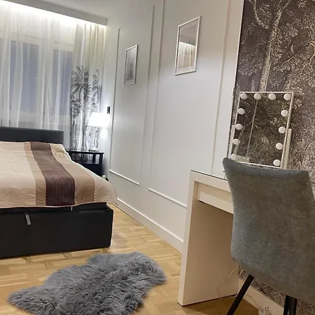 Happy ワルシャワ